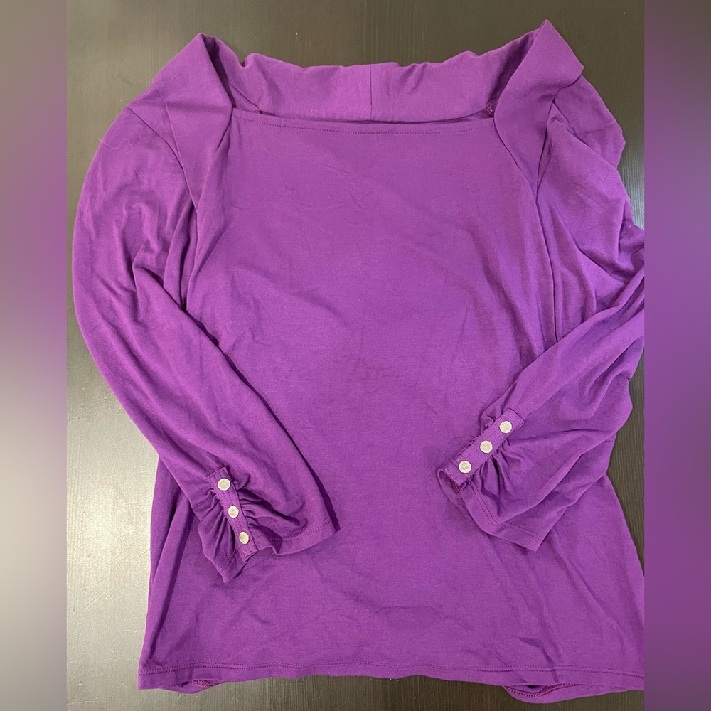 White House Black Market *New With Tags* Long Sleeve Top. Size M